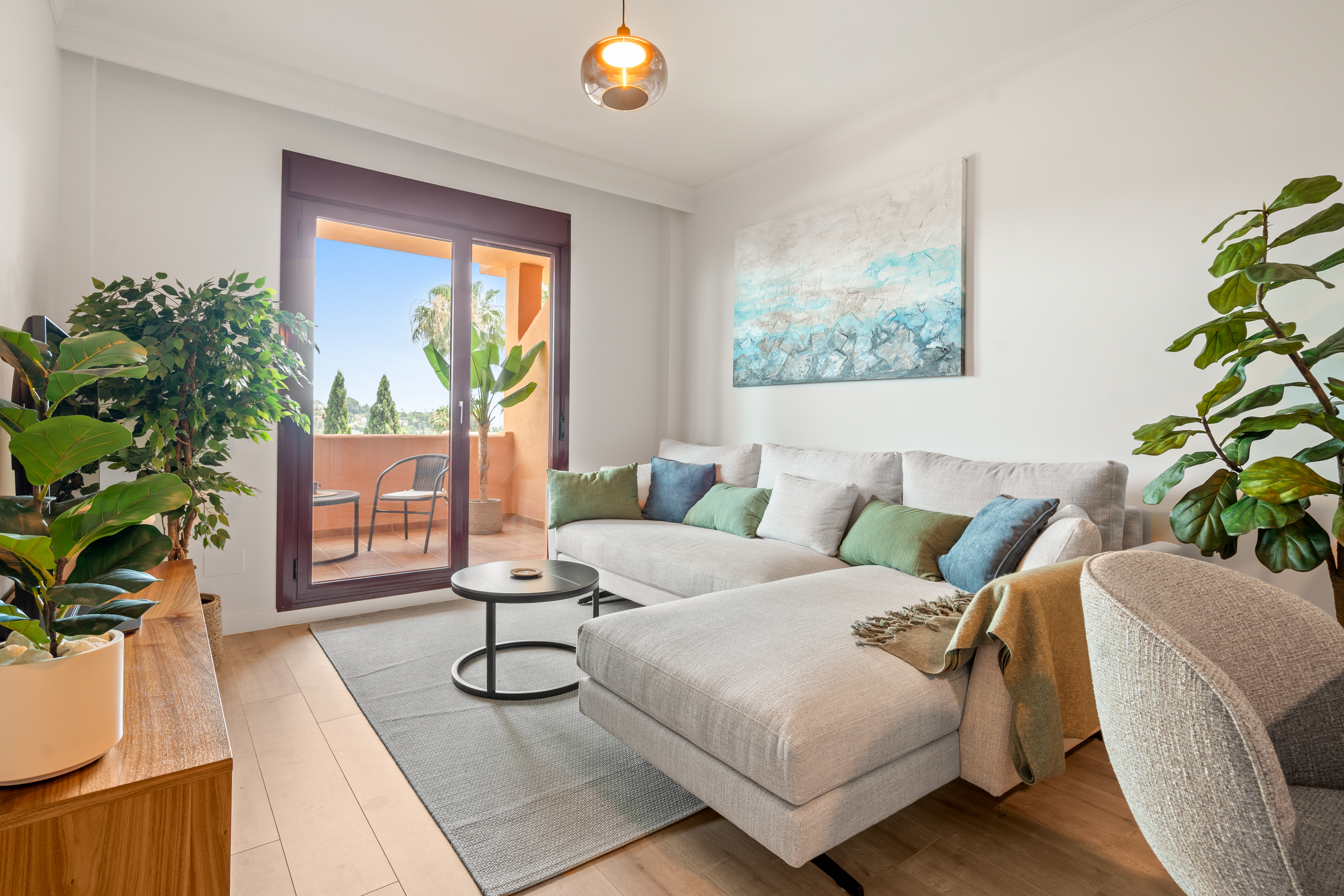 Modern 2-Bedroom Apartment