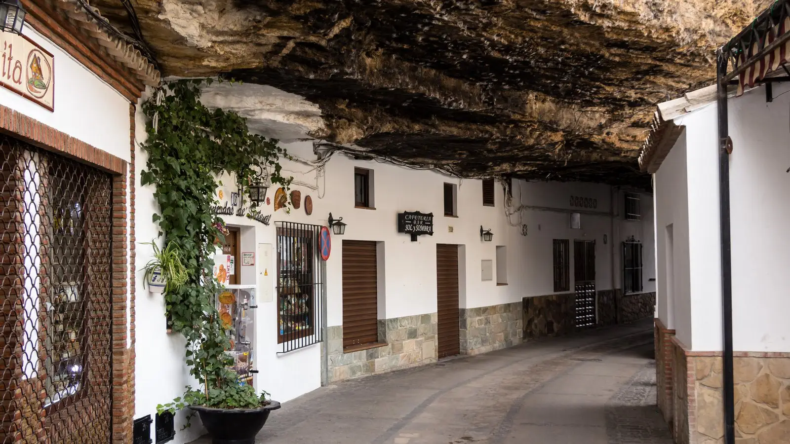 White villages near Benahavís: Setenil de las Bodegas, Casares and Gaucín